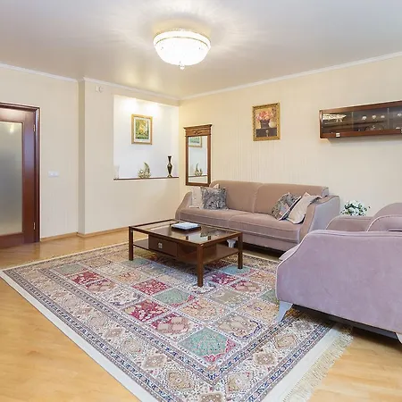 Apartment On Zakharova 67/1